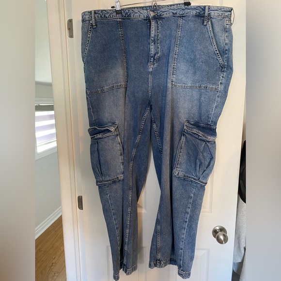 On 34th Cargo Jeans Plus NWT Size 24W - Picture 8 of 8